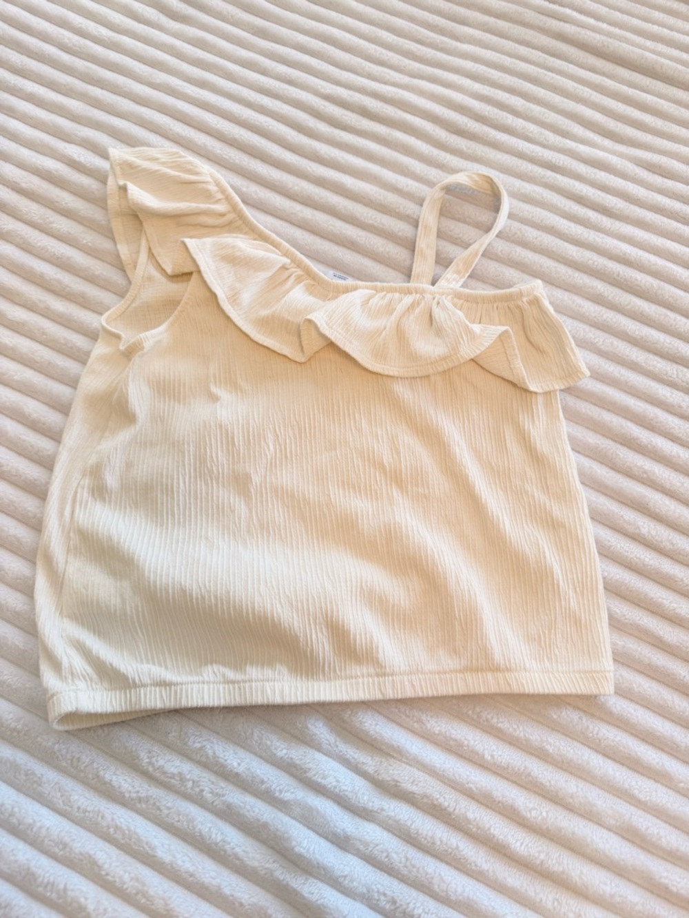 Old Navy One-Shoulder Ruffle Camisole - Cream - Picture 3 of 3